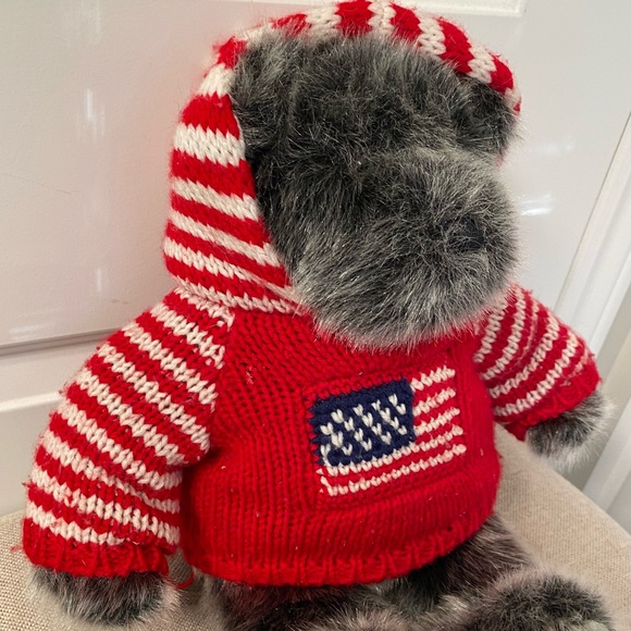 Dillards USA Gray Bear 17" Hoodie Knitted Sweater Flag Red Plush Stuffed - Picture 6 of 9